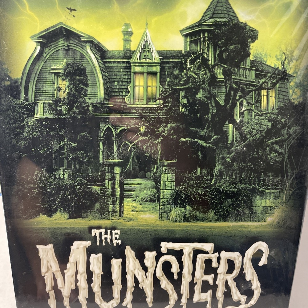 Moebius HO Scale The Munsters House at 1313 Mockingbird Lane Model Kit New - Picture 2 of 11